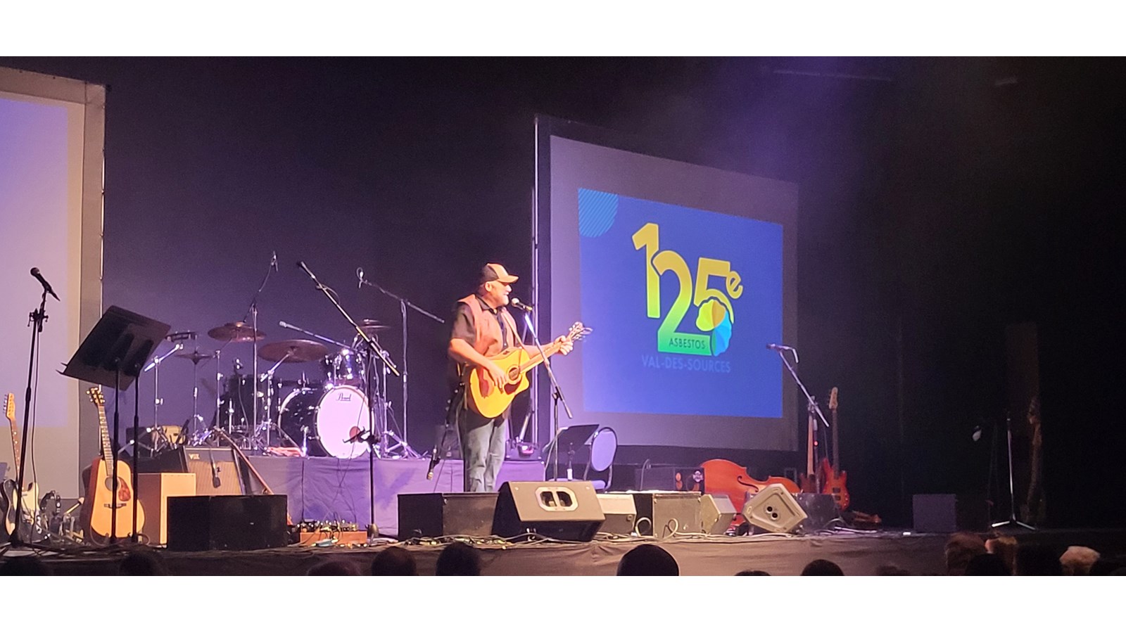 Val-des-Sources s’offre un spectacle haut en couleur pour clore ses festivités du 125e anniversaire