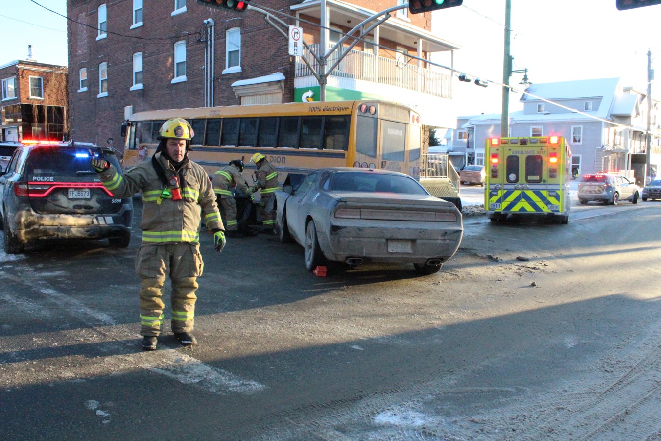 Accident impliquant un autobus scolaire