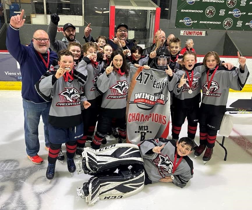 Les Prédateurs de la Vallée du Richelieu sont les nouveaux champions de la classe M13 B du 47e Tournoi M13-M15 Sherwood de Windsor. 