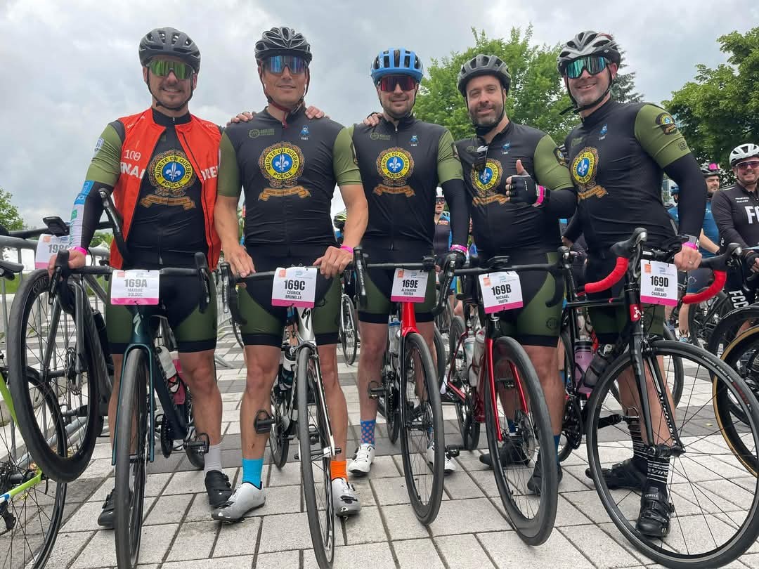 Un groupe de cinq cyclistes de la SQ participent au Grand Défi Pierre Lavoie à la mi-juin.