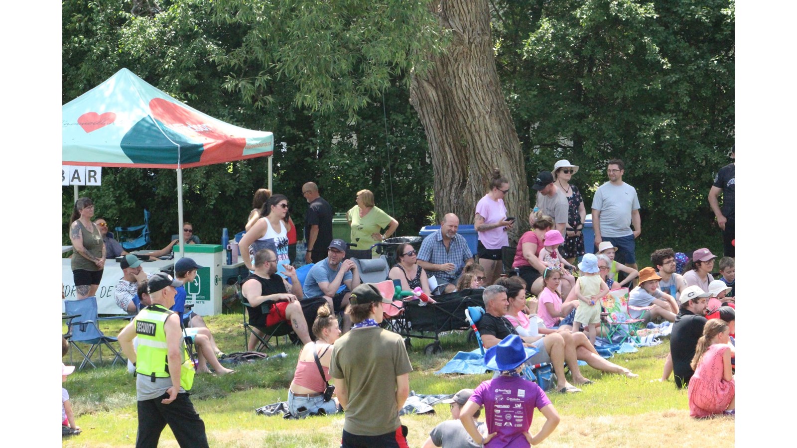 Malgré la chaleur, plusieurs citoyens ont pris part aux festivités de la Fête nationale.