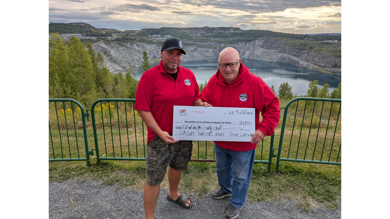 L’initiative « Gagne ton ciel » remet plus de 21 500 $ à l’Association de la sclérose en plaques de l’Estrie