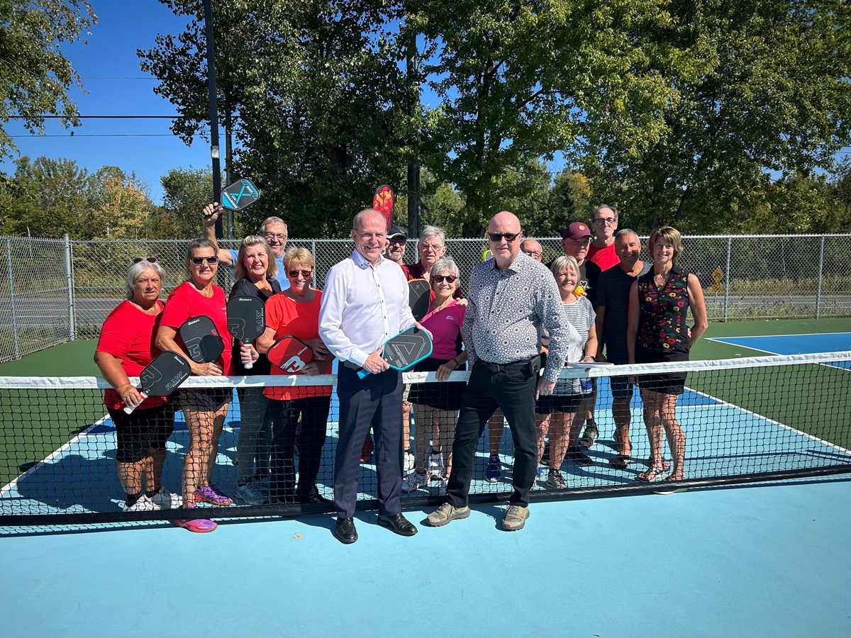 Quatre nouveaux terrains de pickleball inaugurés à Val-des-Sources