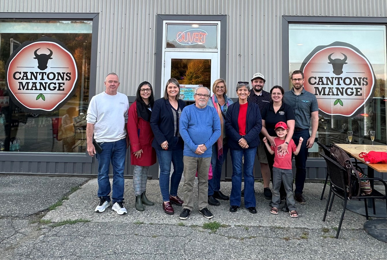 Plusieurs personnes ont pris part dernièrement à l’ouverture officielle de la boucherie Cantons mange.