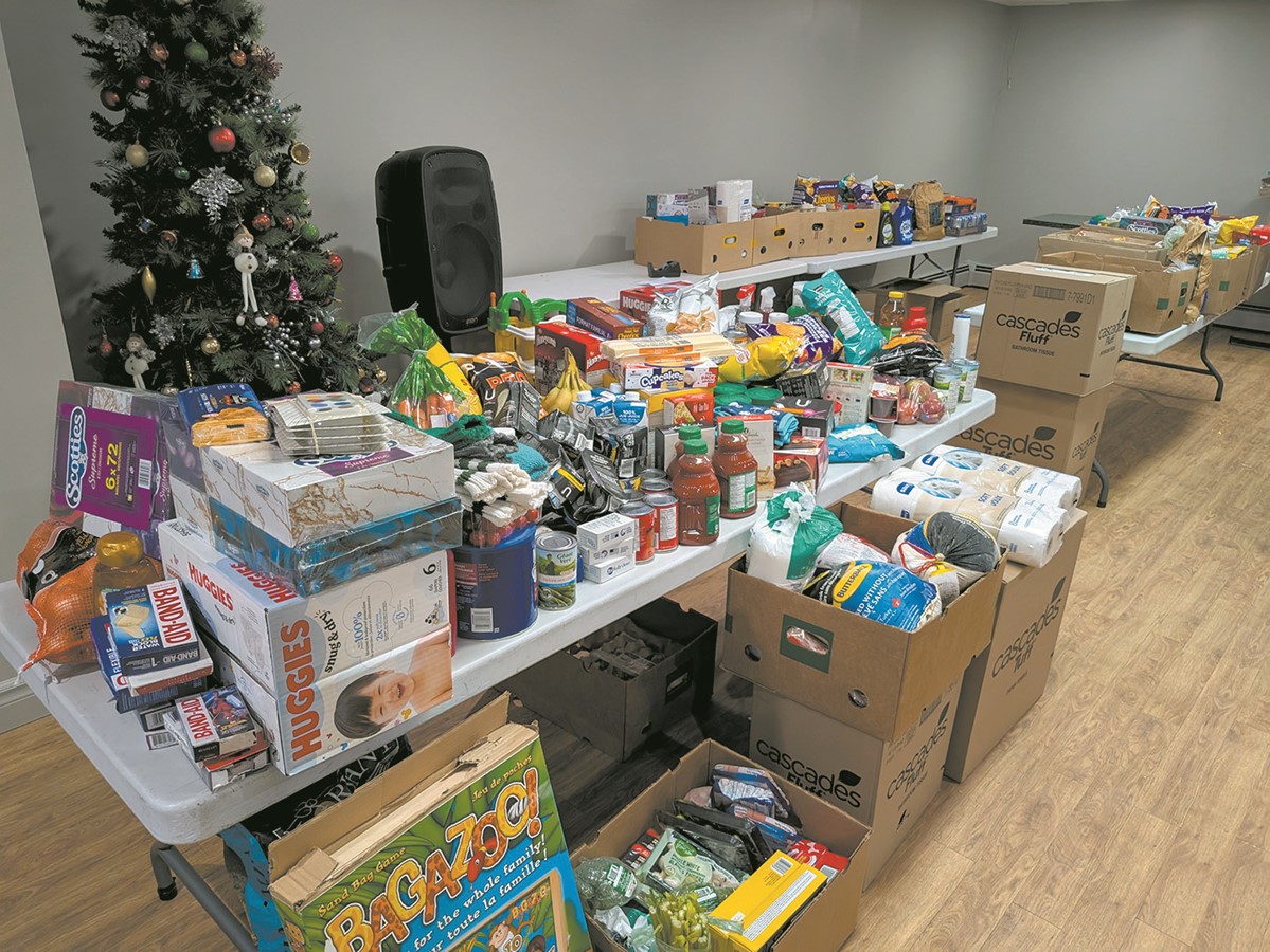 Distribution des paniers de Noël du Club Aramis de Val-des-Sources