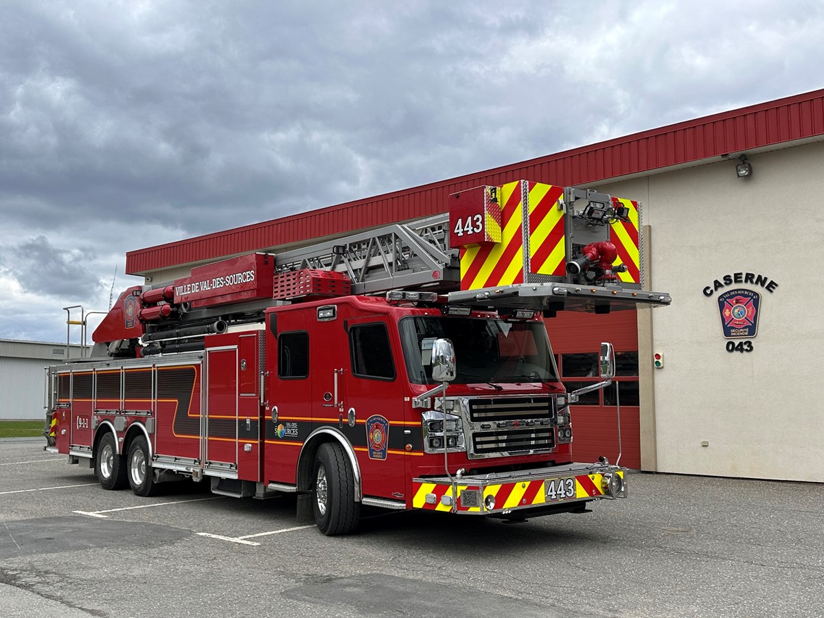 Un nouveau camion-échelle autopompe pour le service de sécurité incendie de Val-des-Sources