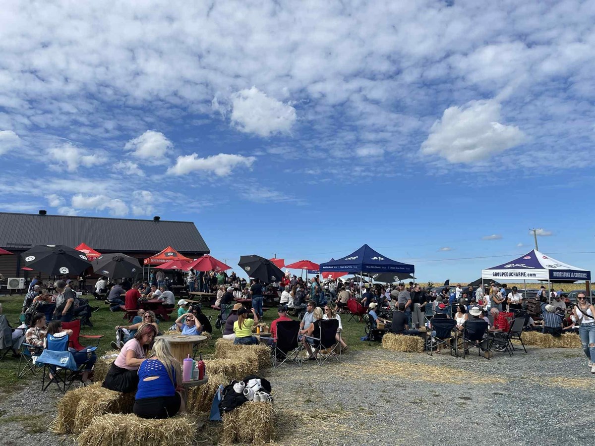 Quatrième « Journée poutine cochonne » du Porc des Roy au profit de l’ACFA