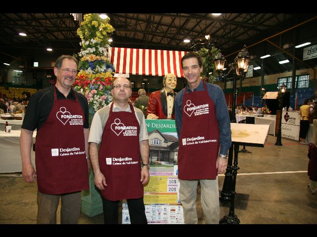 1000 personnes au souper au homard de la Fondation